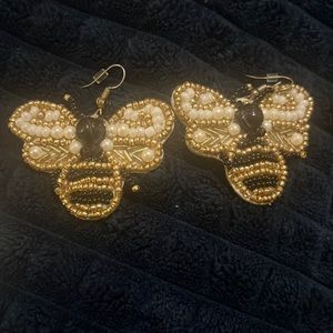 Bee 🐝 earrings
